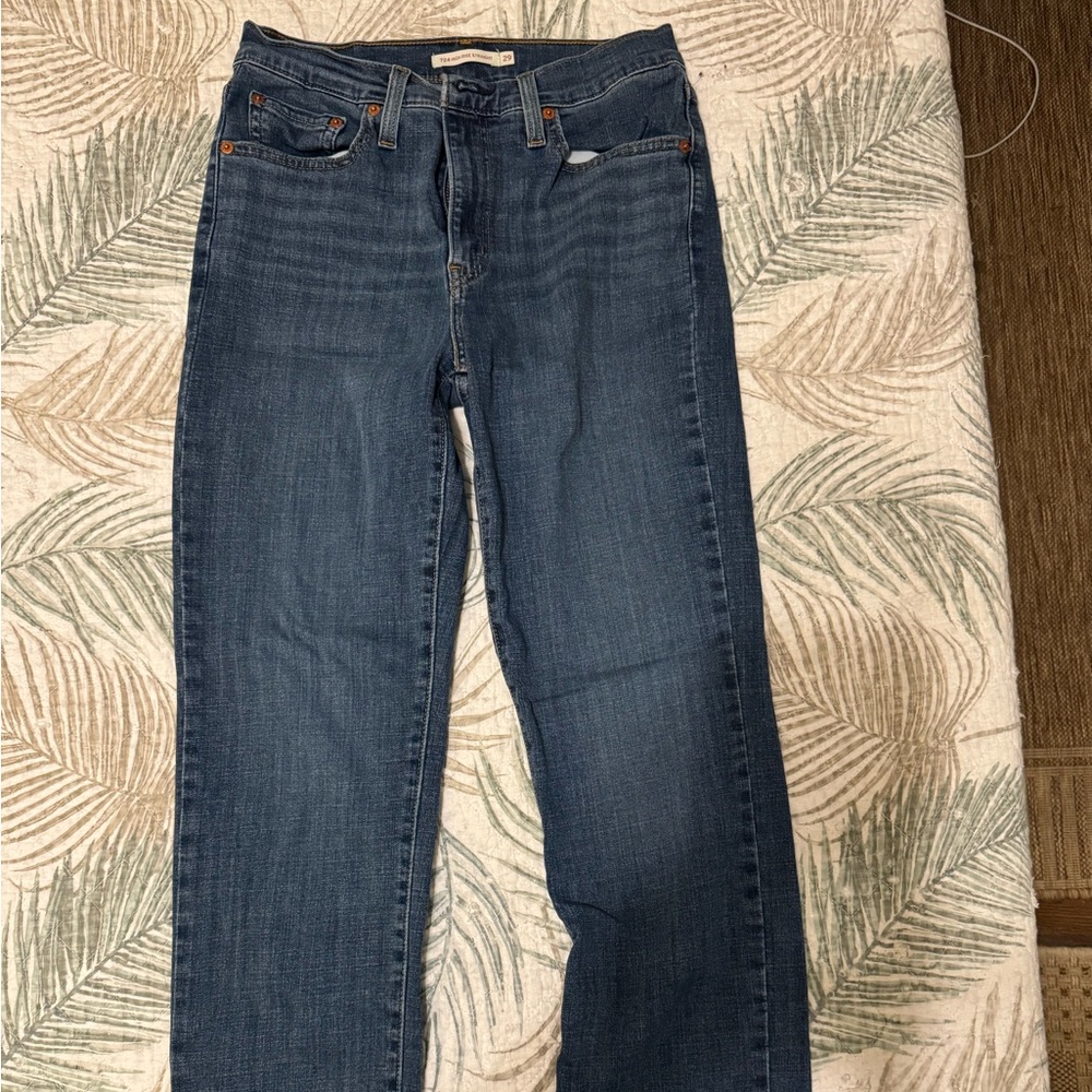 Levi’s High Rise Straight Leg 724 Jeans